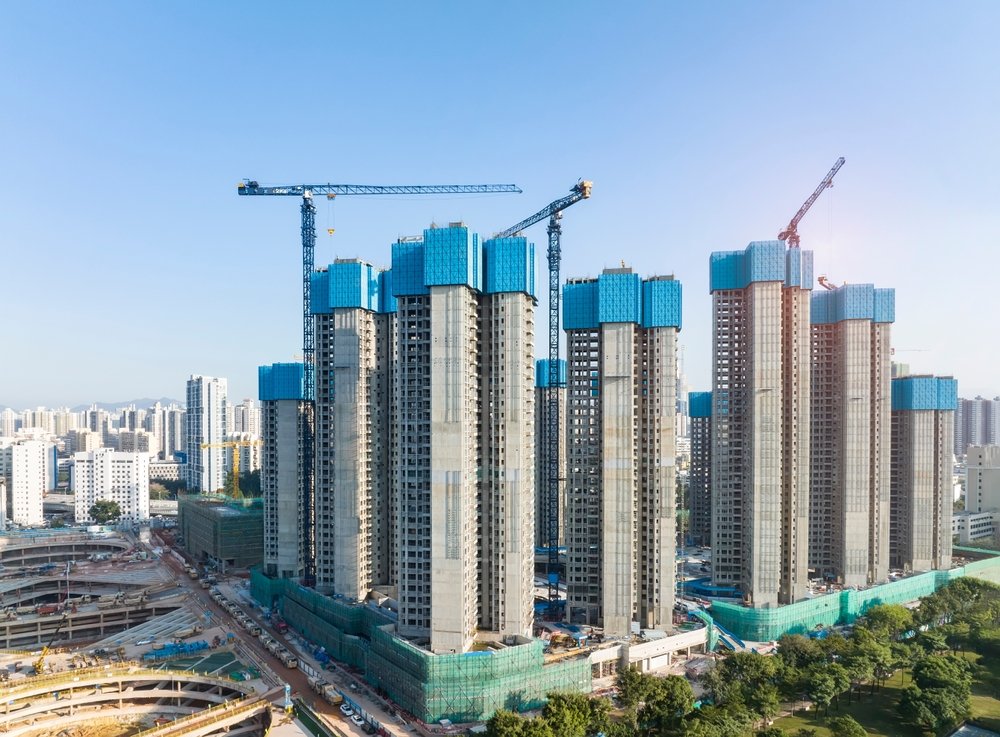 Off-Plan vs Ready Property in Dubai: Costs & Risks